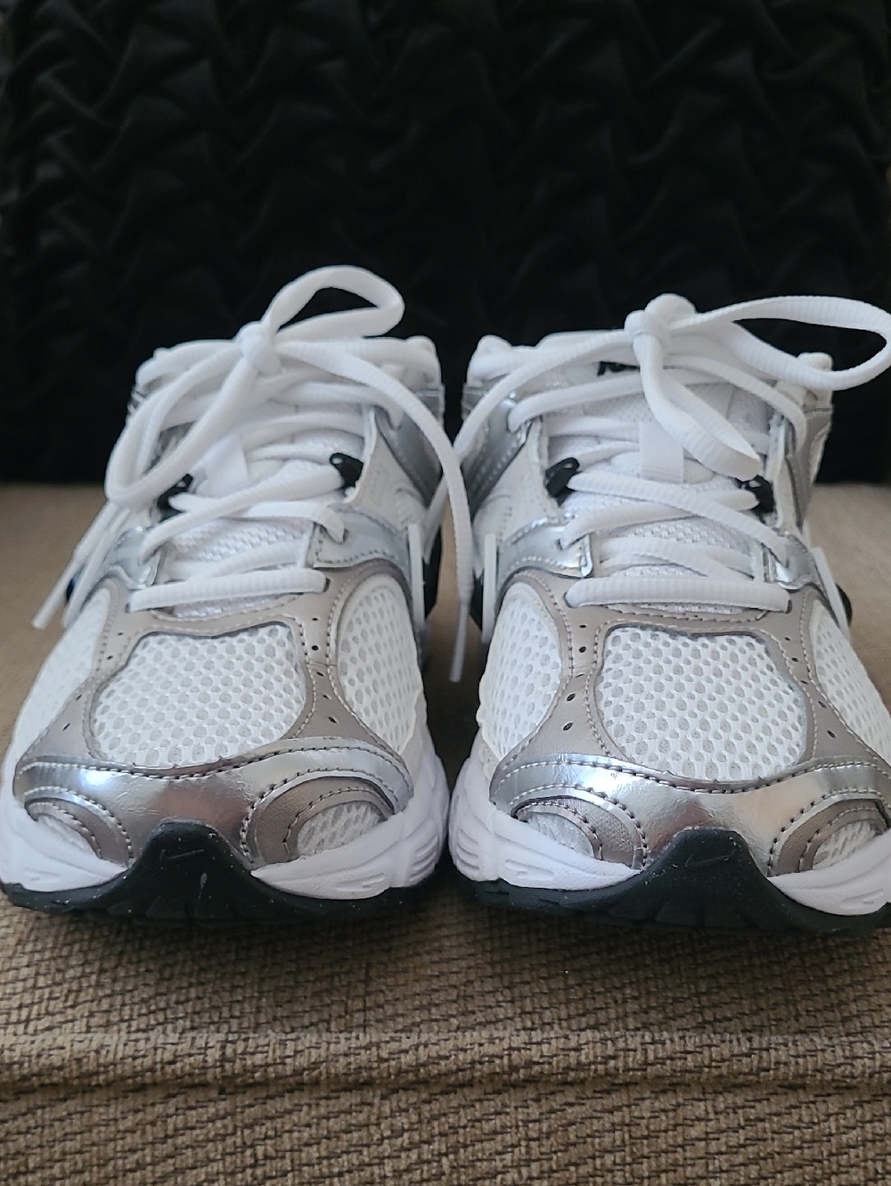 WOMENS NIKE V5 RNR WHITE BLACK GREY - Picture 5 of 13